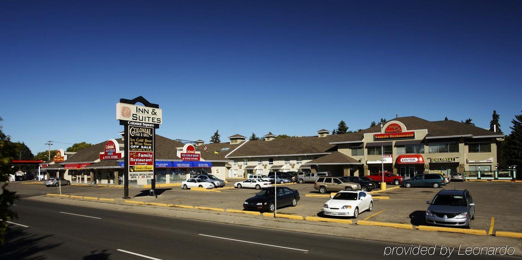 Colonial Square Inn & Suites Saskatoon Exterior foto